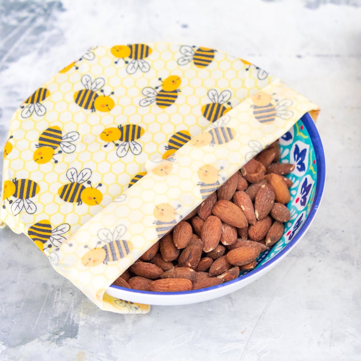 Large Bee Beeswax Wrap - Stella & Sol Sustainables